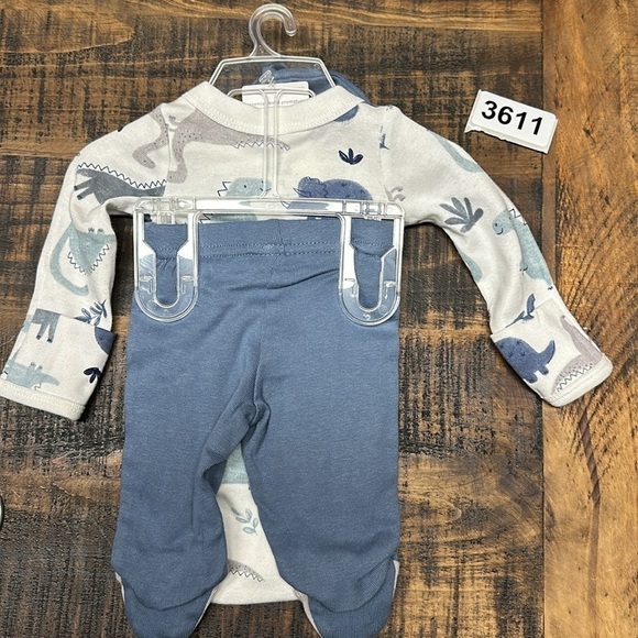 Carters pre out fit hat long sleeve onesie. Pants new - Picture 4 of 4